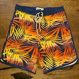 Men’s American eagle board shorts size small nwot